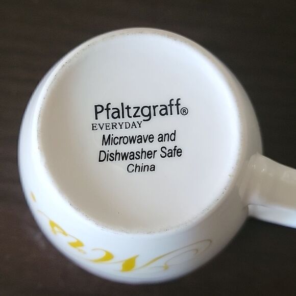 PFALTZGRAFF EVERYDAY MRS. CLAUS COFFEE TEA MUG - Picture 4 of 4